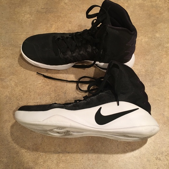 womens basketball shoes size 11